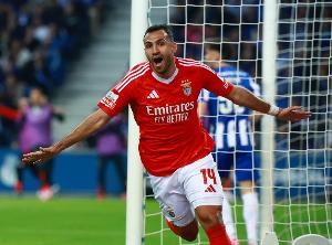 葡媒：纽卡寻新前锋已派球探考察帕夫利季斯，本菲卡视他为非卖品