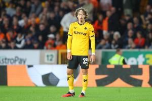 记者：F-席尔瓦未与莱比锡、罗马达协议，狼队不愿与多特谈判