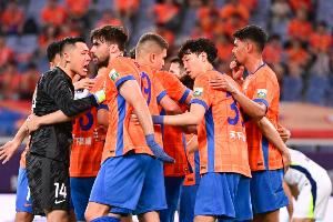 海报新闻谈泰山取胜：“韩式”泰山已现雏形，球队在变革中成长