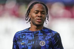 TA：切尔西未能为斯特林找到下家，他不愿去沙特土耳其或美职联