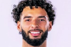 美记：太阳队已与后卫亚历克斯-舒马赫签下一份Exhibit-10 合同