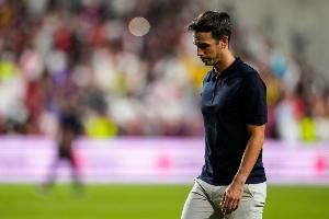 球员对判罚不满？巴列卡诺主帅：我坚持不评论裁判决定的原则