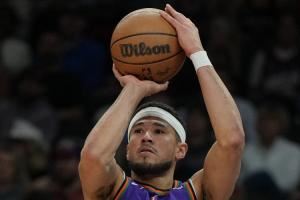 纳什以顾问身份重返太阳 布克：很兴奋有机会与他合作 他是大师