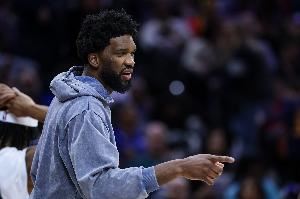 纳斯：恩比德有可能出战季前赛收官战 现在还没到做决定时候