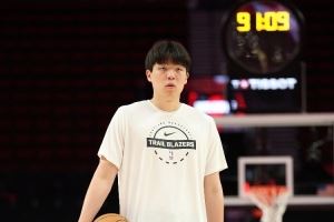 湖记谈杨瀚森抹泪：一场季前赛他都如此在意 这展现了自己的决心