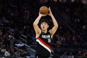 媒体人谈杨瀚森：对稚嫩的大个子来说慢慢适应NBA是正常的