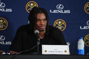 练练级！掘金将去年22号秀达龙-霍姆斯下放到发展联盟